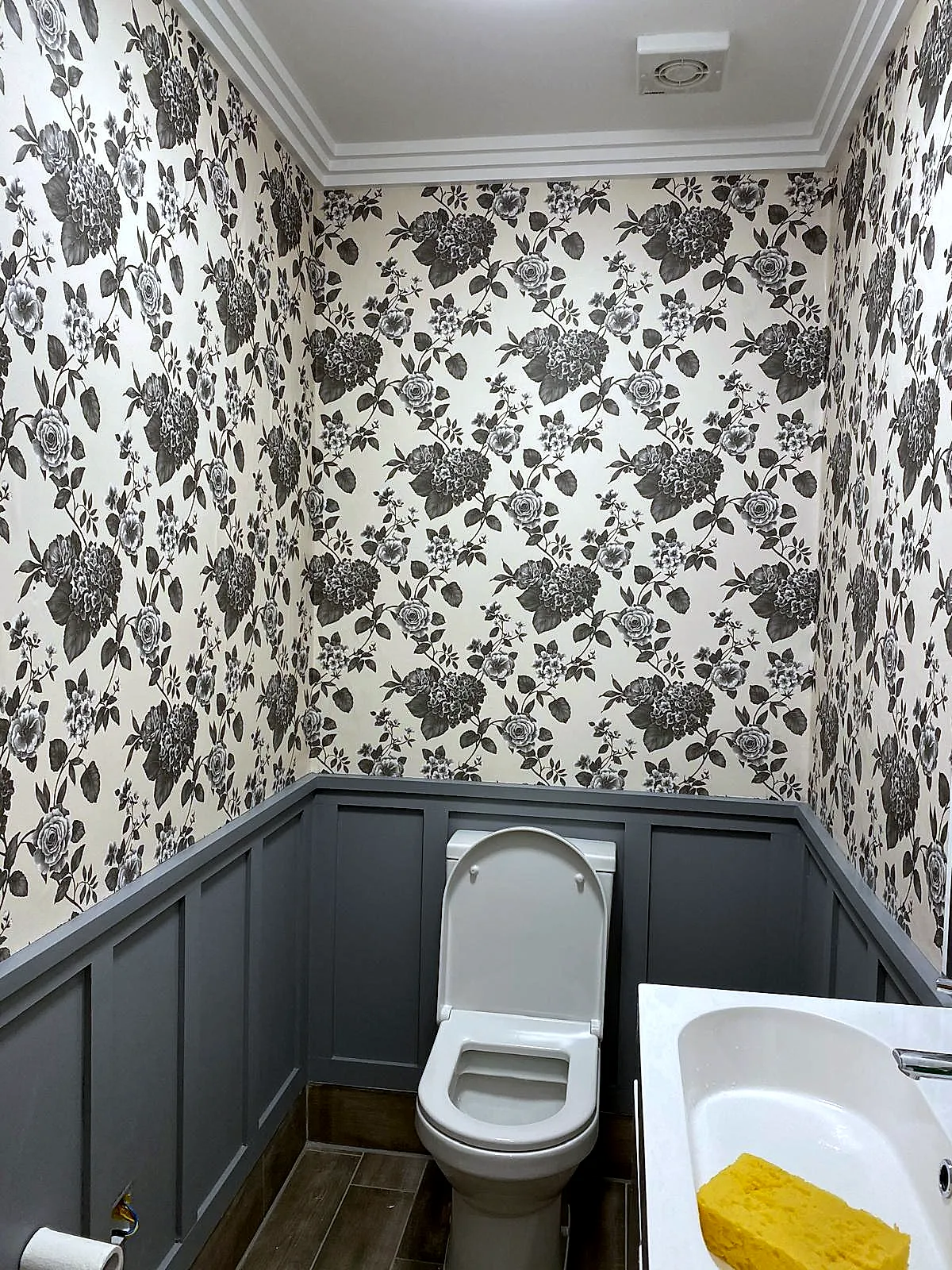 Dunstable — Floral wallpaper with panelling in cloakroom